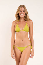 Carica l'immagine nel visualizzatore di Gallery, Model Front: Rio De Sol Ensemble Set Fluity-Abacateiro Tri-Inv Lacinho