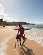 Carica l'immagine nel visualizzatore di Gallery, Image 11: Wednesday In Hawaii By Rio De Sol Une Pièce Hibiscus Surf