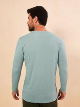 Carica l'immagine nel visualizzatore di Gallery, Model Back: Uv Line T-Shirt Longsleeve New Fit Masc Verde Agua Upf50+