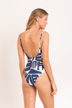 Carica l'immagine nel visualizzatore di Gallery, Model Back: Rio De Sol Une Pièce Pottery Hype