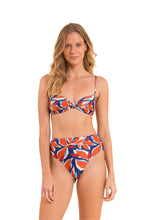 Carica l'immagine nel visualizzatore di Gallery, Model Front: Rio De Sol Bas Bottom Leaves Hotpants