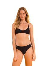 Carica l'immagine nel visualizzatore di Gallery, Model Front: Rio De Sol Bas Bottom Bora-Black Madrid-Trio