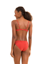 Carica l'immagine nel visualizzatore di Gallery, Model Back: Rio De Sol Ensemble Set Malibu-Chili Balconet Essential-Comfy