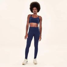 Carica l'immagine nel visualizzatore di Gallery, Model Front: Uv Line Fitness Bas Legging Fit Aspen Navy Blue Upf50+