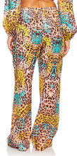Carica l'immagine nel visualizzatore di Gallery, Model Back: Luli Fama Pantalon De Plage Bottom Flare Diosa Salvaje