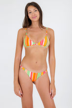 Carica l'immagine nel visualizzatore di Gallery, Model Front: Rio De Sol Ensemble Set Utah Tri-Fixo Leblon