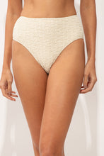 Carica l'immagine nel visualizzatore di Gallery, Gallery: Rio De Sol Bas Bottom Brisa-Offwhite Hotpants