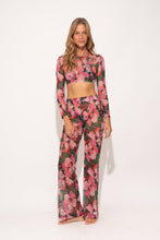 Carica l'immagine nel visualizzatore di Gallery, Model Front: Rio De Sol Pantalon De Plage Jolie Pants Lana