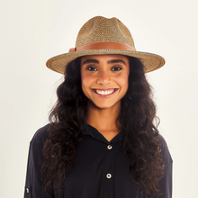 Carica l'immagine nel visualizzatore di Gallery, Model Front: Uv Line Chapeau Fedora Hat Giovana Imp Fem Mescla Upf50+