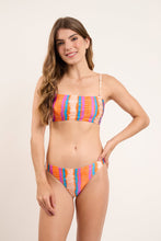 Carica l'immagine nel visualizzatore di Gallery, Model Front: Rio De Sol Ensemble Set Stripes Bandeau-Reto Essential-Comfy