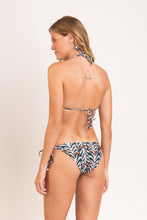 Carica l'immagine nel visualizzatore di Gallery, Model Back: Rio De Sol Bas Bottom Ikat Ibiza-Comfy