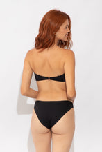 Carica l'immagine nel visualizzatore di Gallery, Model Back: Rio De Sol Bas Bottom Solar-Black Essential-Comfy