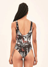 Carica l'immagine nel visualizzatore di Gallery, Model Back: Uv Line Une Pièce Swimsuit Coqueiros Bege Upf50+