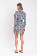 Carica l'immagine nel visualizzatore di Gallery, Model Back: Rio De Sol Chemise Ikat Chemise