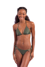 Carica l'immagine nel visualizzatore di Gallery, Model Front: Rio De Sol Ensemble Set Croco Tri-Inv Cheeky-Tie