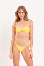 Carica l'immagine nel visualizzatore di Gallery, Model Front: Rio De Sol Haut Top Amarelo Bandeau-Crispy