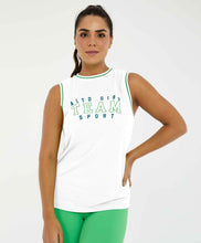 Carica l'immagine nel visualizzatore di Gallery, Model Front: Alto Giro Fitness Haut Regata Nylon Dry Alongada Branco