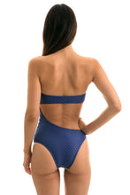 Carica l'immagine nel visualizzatore di Gallery, Model Back: Rio De Sol Une Pièce Body Kiwanda Denim Rio