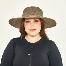 Carica l'immagine nel visualizzatore di Gallery, Model Front: Uv Line Chapeau Souple/Capeline Hat Jurere Imp Fem Mescla Upf50+