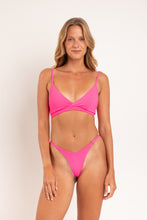 Carica l'immagine nel visualizzatore di Gallery, Model Front: Rio De Sol Bas Bottom Mtx-Ultrapink Kiara