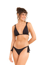 Carica l'immagine nel visualizzatore di Gallery, Model Front: Rio De Sol Bas Bottom Dots-Black Italy