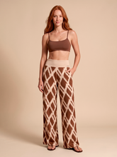 Carica l'immagine nel visualizzatore di Gallery, Model Front: Uv Line Pantalon De Plage Pants Diamond Rib Upf50+
