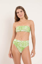 Carica l'immagine nel visualizzatore di Gallery, Model Front: Rio De Sol Haut Top Palms Bandeau-Reto