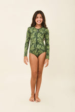 Carica l'immagine nel visualizzatore di Gallery, Model Front: Uv Line Une Pièce Fille Girl Macae Folhagem Verde Upf50+