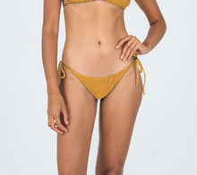 Carica l'immagine nel visualizzatore di Gallery, Model Front: Rio De Sol Bas Bottom Damasco Ibiza-Comfy