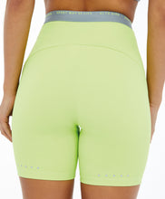 Carica l'immagine nel visualizzatore di Gallery, Model Back: Alto Giro Fitness Bas Bermuda Hyper Elastico Costas Verde Sharp