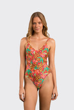 Carica l'immagine nel visualizzatore di Gallery, Model Front: Rio De Sol Une Pièce Tropics Hype