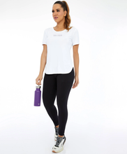 Carica l'immagine nel visualizzatore di Gallery, Model Front: Alto Giro Fitness Haut T-Shirt Skin Fit Inspiracional Branco Optico