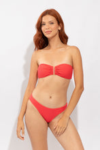 Carica l'immagine nel visualizzatore di Gallery, Model Front: Rio De Sol Bas Bottom Cali-Flamingo Essential-Comfy