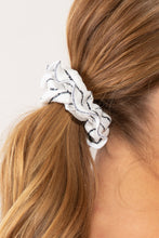 Carica l'immagine nel visualizzatore di Gallery, Image 03: Rio De Sol Chouchou Linea-White Scrunchie