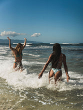 Carica l'immagine nel visualizzatore di Gallery, Image 07: Wednesday In Hawaii By Rio De Sol Haut Top Valley Kauai