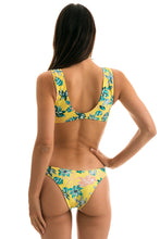 Carica l'immagine nel visualizzatore di Gallery, Model Back: Rio De Sol Ensemble Florescer Highleg