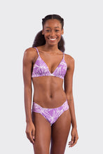 Carica l'immagine nel visualizzatore di Gallery, Model Front: Rio De Sol Bas Bottom Trail-Purple Baobi-Cheeky