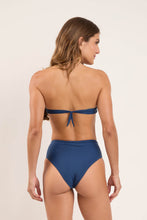 Carica l'immagine nel visualizzatore di Gallery, Model Back: Rio De Sol Bas Bottom Navy Hotpants