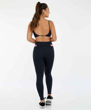 Carica l'immagine nel visualizzatore di Gallery, Model Back: Alto Giro Fitness Bas Legging Hyper Detalhe Cos Preto