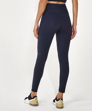 Carica l'immagine nel visualizzatore di Gallery, Model Back: Alto Giro Fitness Bas Legging Hyper Linhas Fusionadas Preto