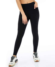 Carica l'immagine nel visualizzatore di Gallery, Model Front: Alto Giro Fitness Bas Legging Unique Recortes Preto