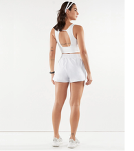 Carica l'immagine nel visualizzatore di Gallery, Model Back: Alto Giro Fitness Bas Shorts Bahamas Branco