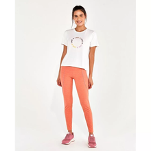 Carica l'immagine nel visualizzatore di Gallery, Model Front: Alto Giro Fitness Haut T-Shirt Radiosa Love Is Off White