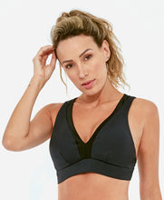 Carica l'immagine nel visualizzatore di Gallery, Model Front: Alto Giro Fitness Haut Top Up Co2 Com Recortes Atlanta Preto