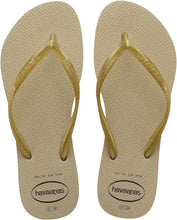 Carica l'immagine nel visualizzatore di Gallery, Model Front: Havaianas Tongs Havaianas Slim Gloss Areia