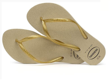 Carica l'immagine nel visualizzatore di Gallery, Model Back: Havaianas Tongs Havaianas Slim Gloss Areia