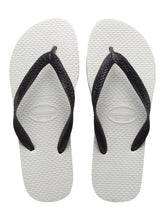 Carica l'immagine nel visualizzatore di Gallery, Model Back: Havaianas Tongs Tradicional Black