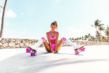 Carica l'immagine nel visualizzatore di Gallery, Image 11: Luli Fama Haut Top Tank Barbie Pink Luli Babe