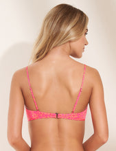 Carica l'immagine nel visualizzatore di Gallery, Model Back: Maaji Haut Top Aster Emma Sublimity Pink