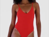 Carica e avvia il video nel visualizzatore di galleria, Video: Rio De Sol Une Pièce Rouge Hype